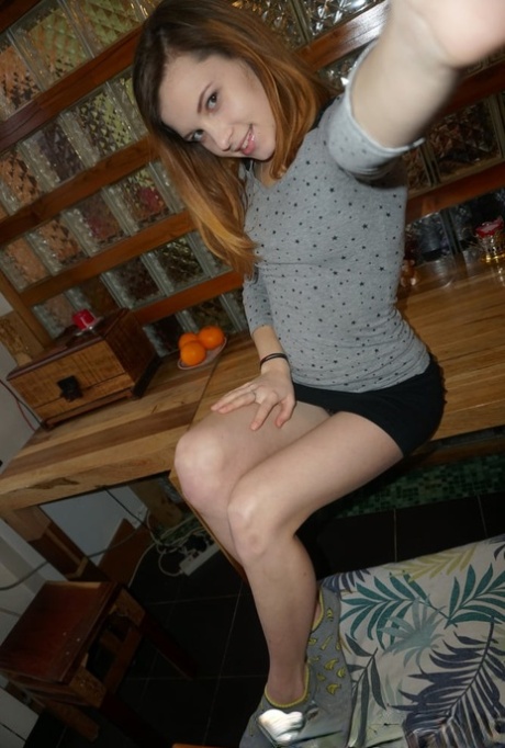 Arnavutköy Merkez Genç ve Dinamik Üniversiteli Escort Bayan Ceren